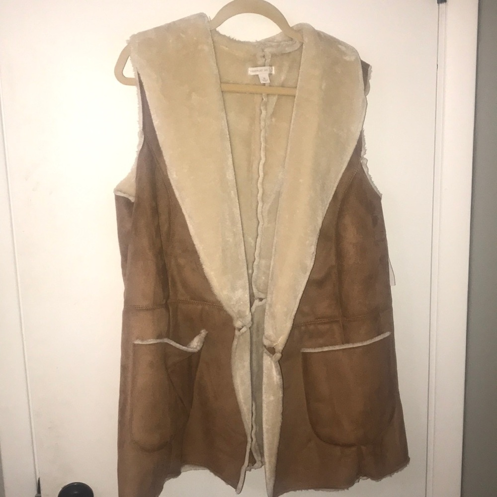 Sold @ consignment.